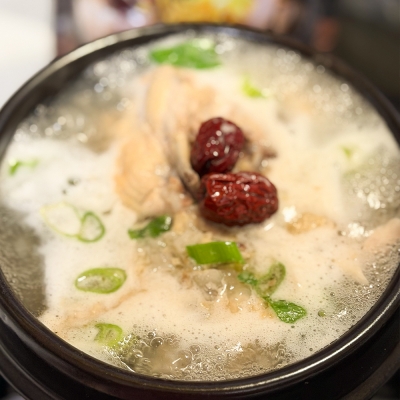 국내산 홍삼먹인 토종삼계탕 800g