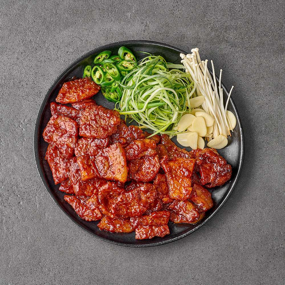 정채움 정성 가득 채운 두툼 칼집 구이 매운맛 700g 팽이버섯 비법 양념 돼지
